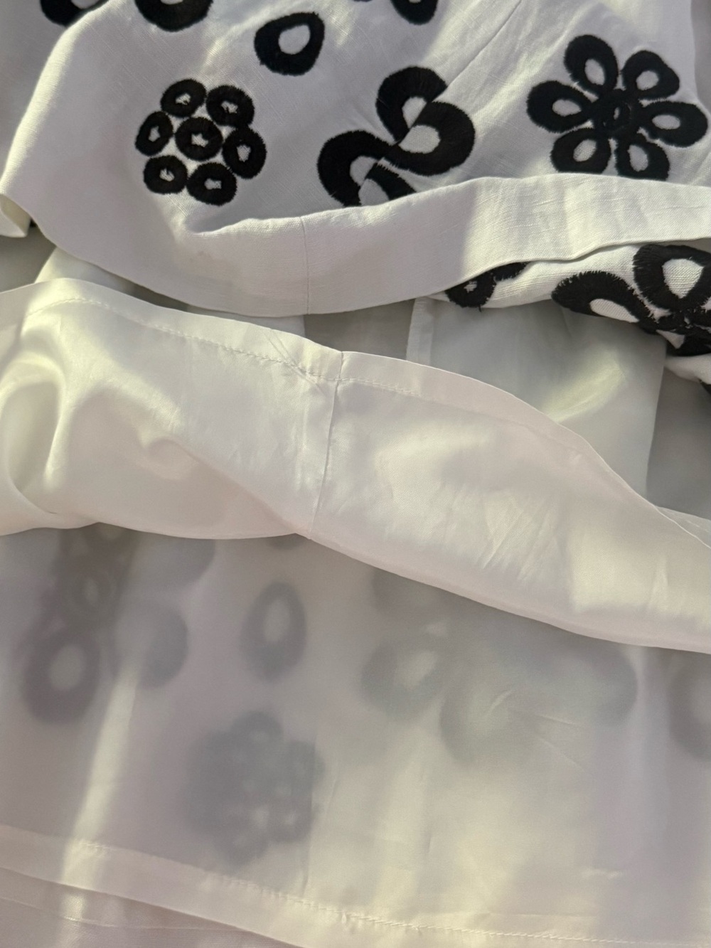 Kenar White Sleeveless Dress with Black Piping - Picture 3 of 5